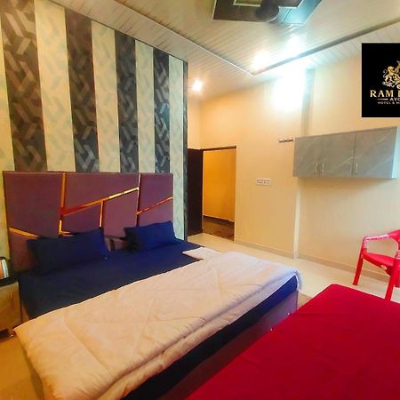Hotel Rambhoomi Ayodhya ภายนอก รูปภาพ