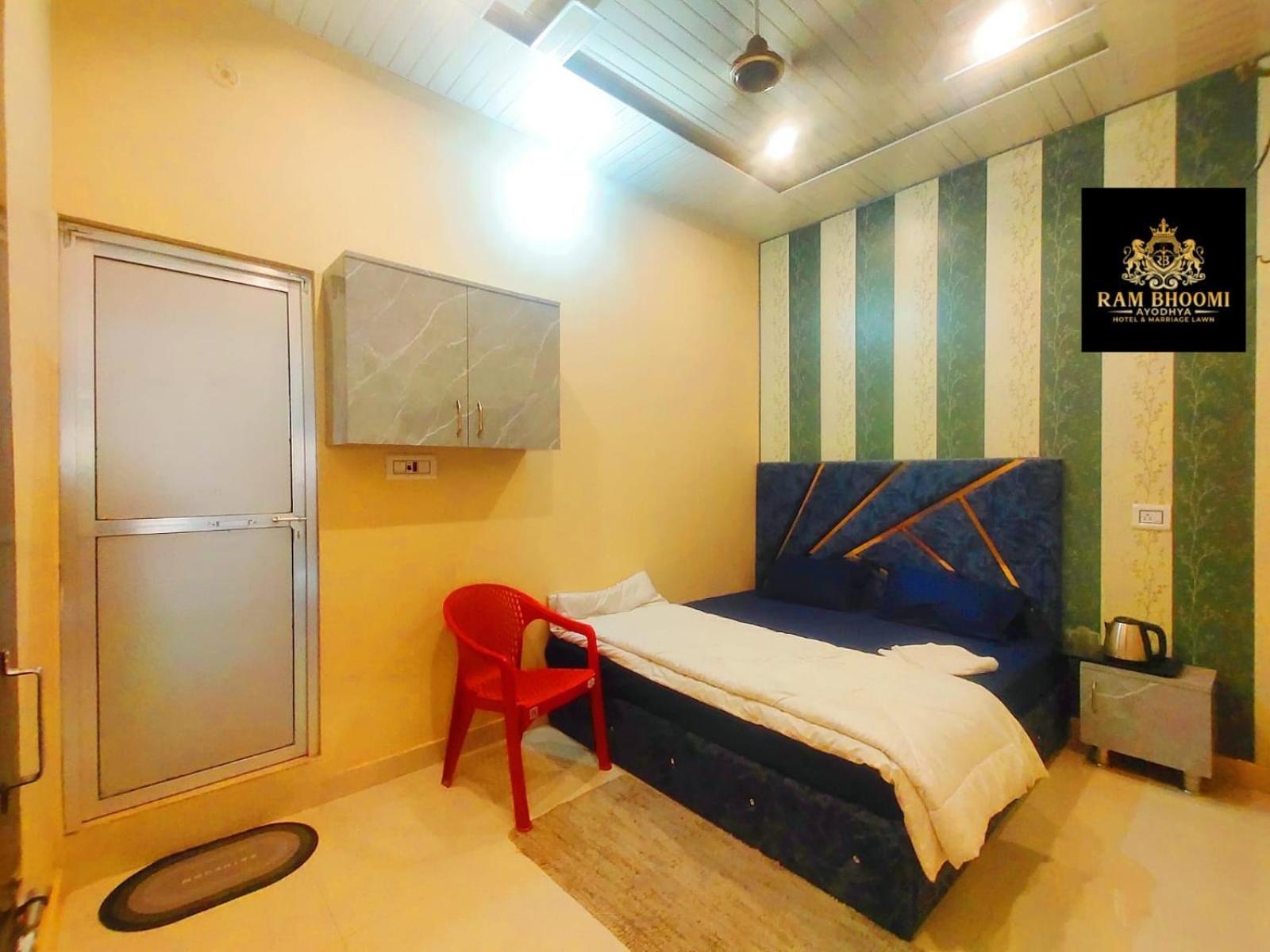 Hotel Rambhoomi Ayodhya ภายนอก รูปภาพ